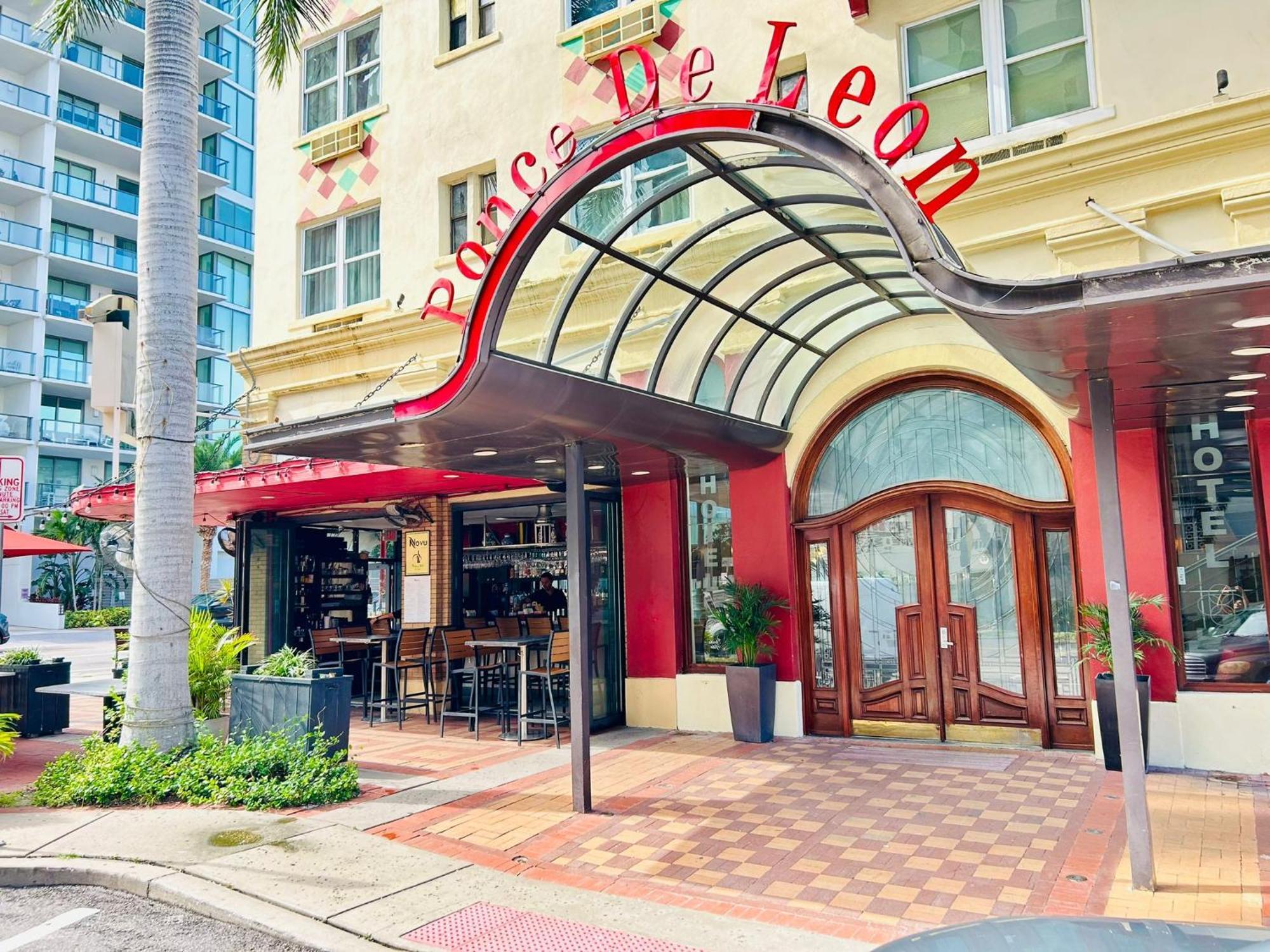 庞塞德莱昂酒店 圣彼得堡 外观 照片